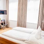 Martinihof 3*